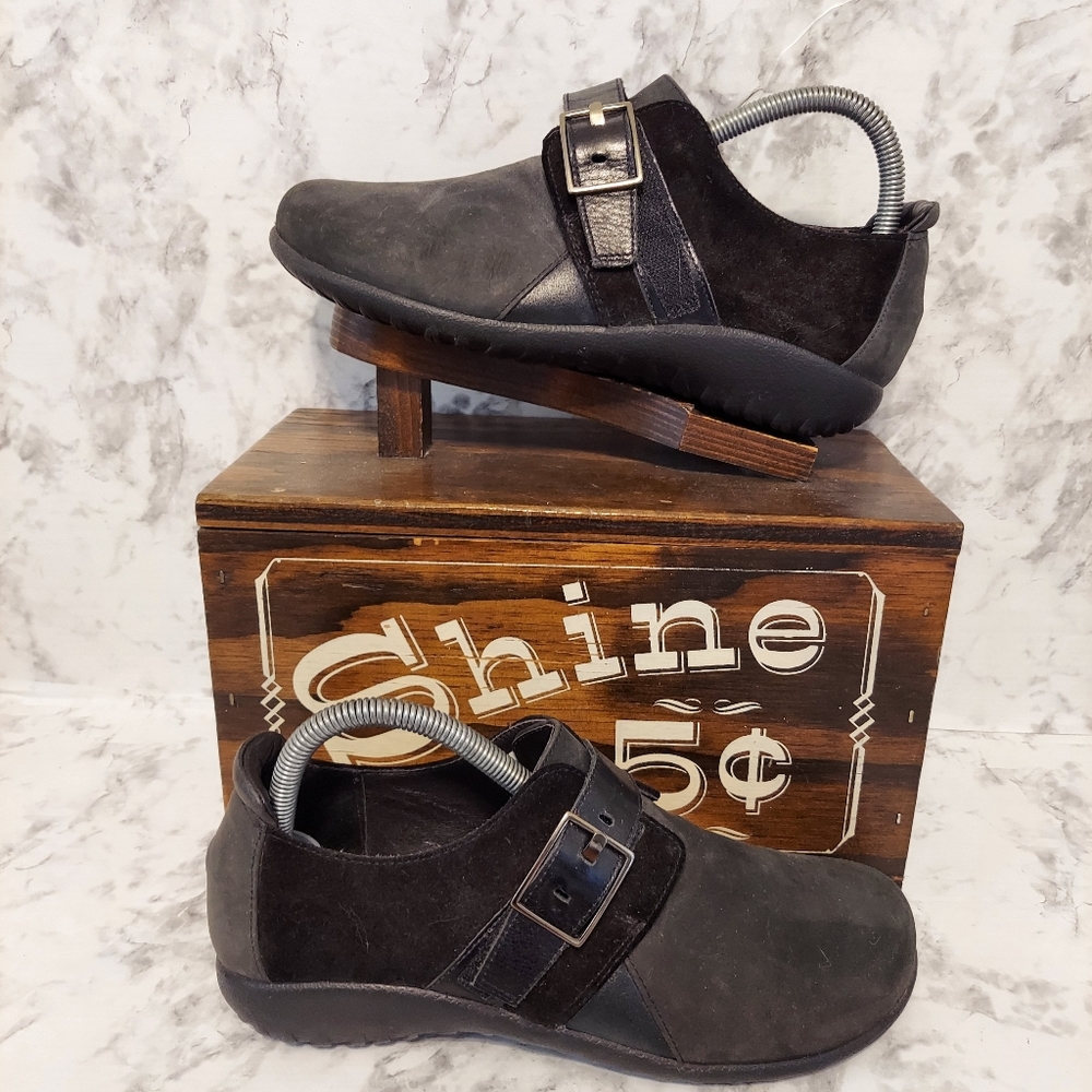 Pre-Owned Naot Tane